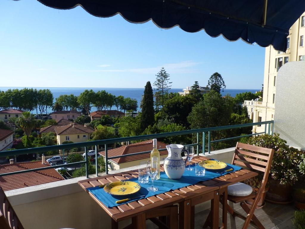 Neptune 5, Floor Studio, Sea View Menton